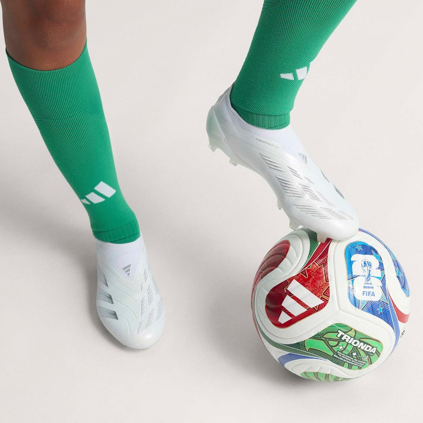 Trionda Pro Match Ball - Balón de fútbol oficial de la Copa Mundial de la FIFA 26 con superficie térmica sin costuras y diseño texturizado