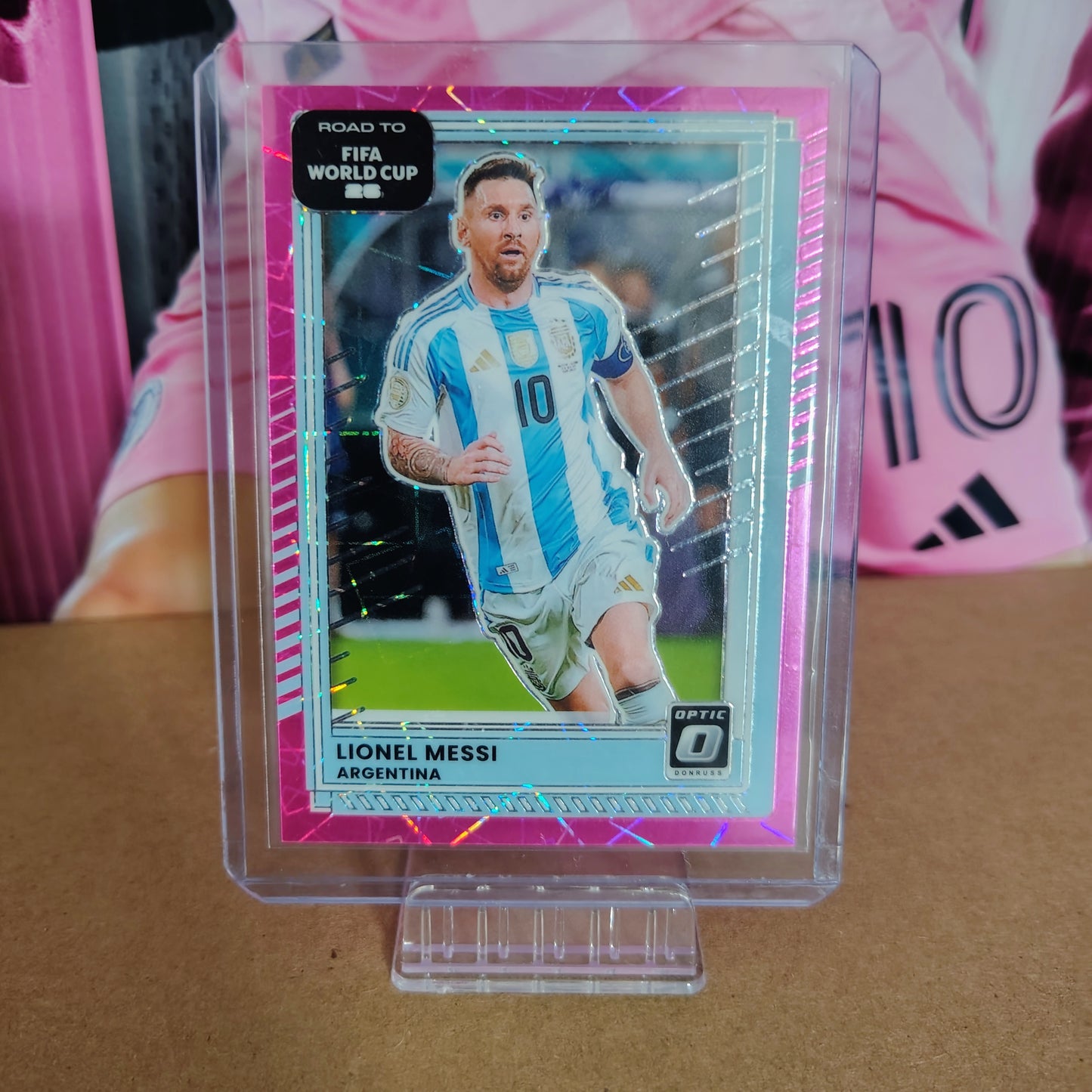 Lionel Messi - Optic Pink Velocity 34/99 | Panini Donruss Road to FIFA World Cup 2026